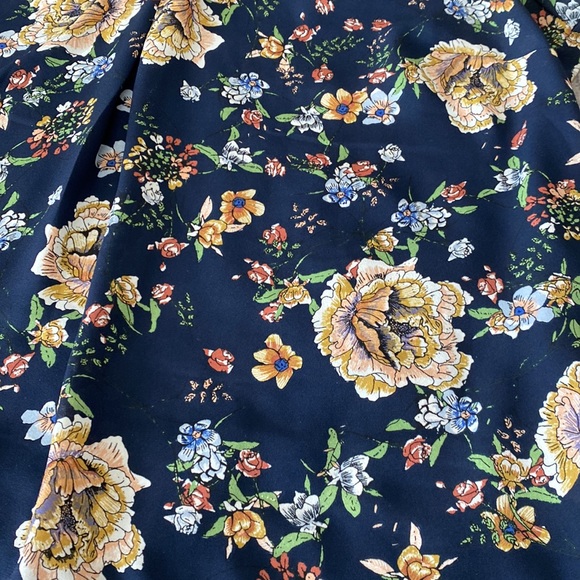 Halogen blouse, size large, navy floral, cap sleeves - Picture 3 of 5